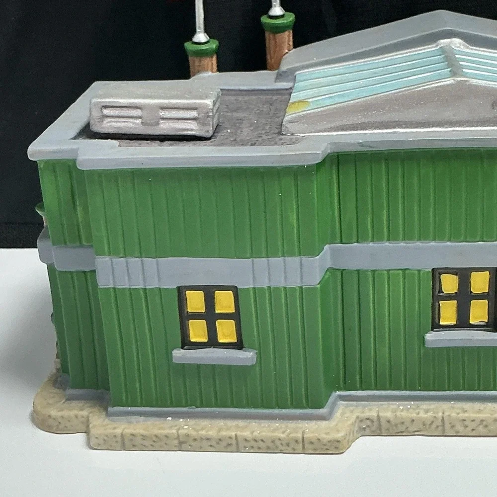 Rare Lemax MENARDS Store Building Rare 2006 w Light Cord No Box Read Description